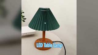 Прикроватная настольная лампа с портом для зарядки USB-C с деревянным основанием и светодиодной лампой с регулируемой яркостью абажура из льняной ткани, современный дизайн