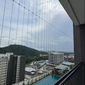 Прозрачная решетка для безопасного использования, сочетающая долговечность и эстетическую привлекательность для современных зданий