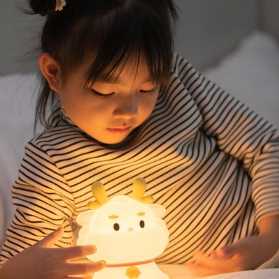 LED USB перезаряжаемая темнота Dragon Touch Мультфильм Милый декор спальни Силиконовый детский салон Столовая лампа Ночное освещение