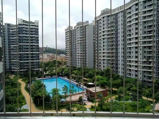 Невидимая решетка на балкон из нержавеющей стали марки 316 с рейтингом безопасности B и расстоянием между проволоками 5 см