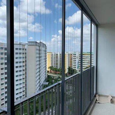 Прозрачная решетка для безопасного использования, сочетающая долговечность и эстетическую привлекательность для современных зданий