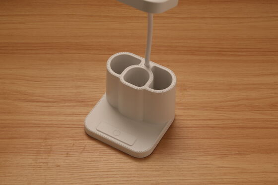 Студенческая комната светодиодная настольная лампа, предназначенная для улучшения обстановки в спальне, предлагающая прочную конструкцию и освещение с компактной упаковкой