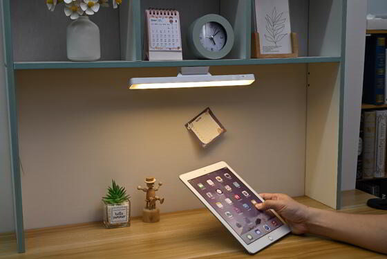 Сильная магнитная адсорбция защита глаз с светодиодом перезаряжаемая лампа 800mA охлаждающий свет USB-направленные учебные огни