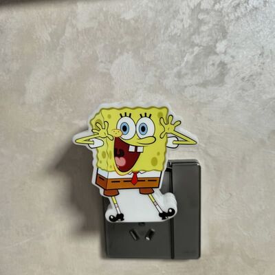 Сетевой ночник с вилкой, напряжение 110-240В, обеспечивающий стабильное и энергоэффективное освещение для различных помещений